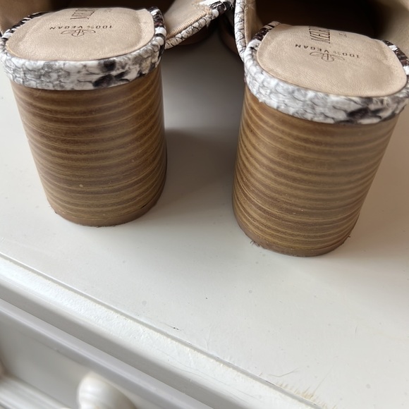 Melrose Avenue women’s vegan slip on mules with snakeskin print size 6.5 - Picture 6 of 8